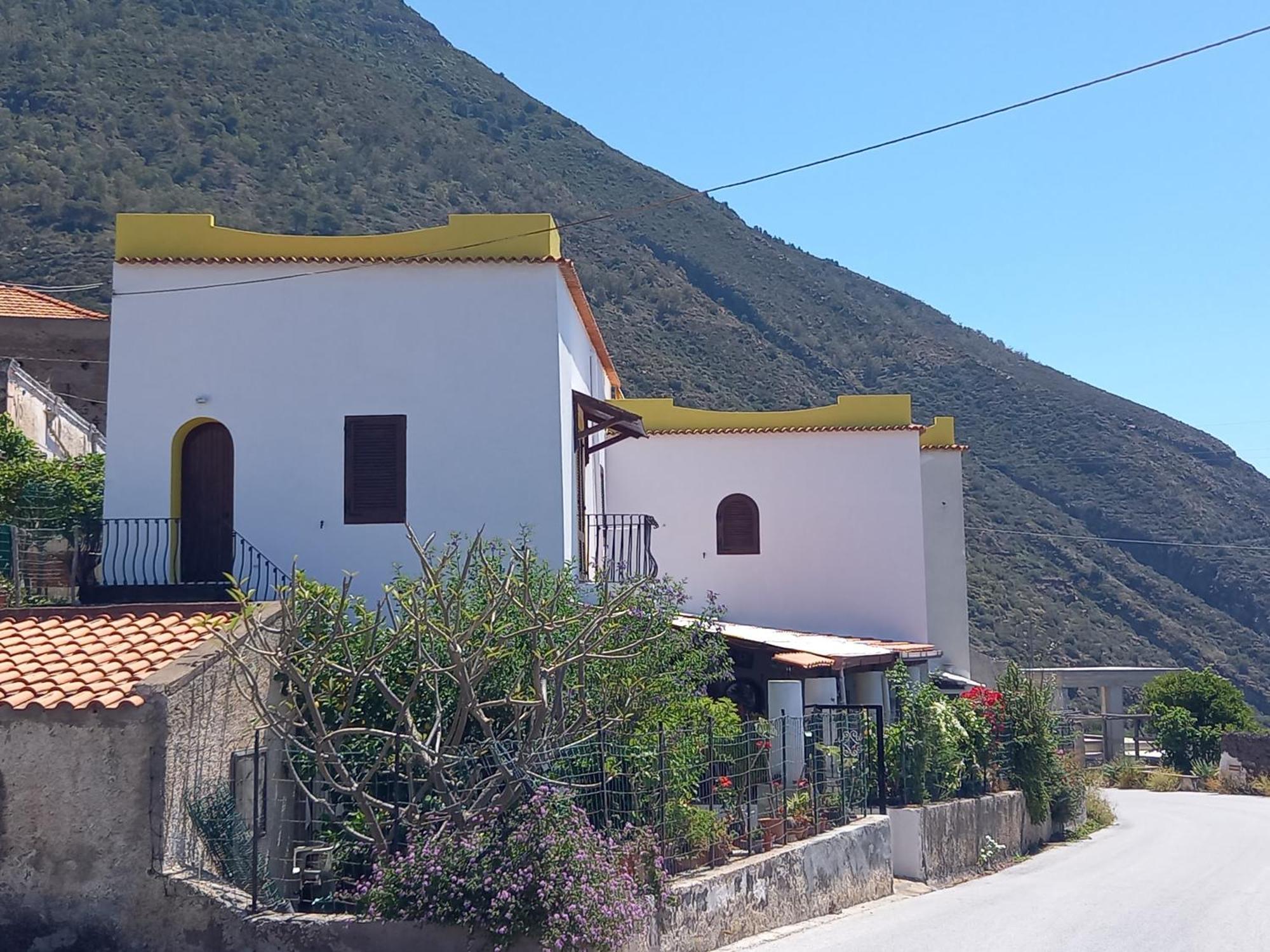 Ferienwohnung Casa Garibaldi Leni Exterior foto